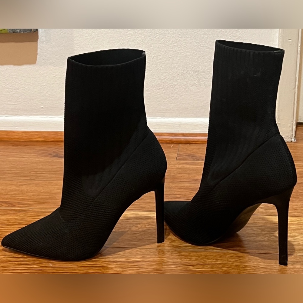 COPY - Steve Madden HEELED SOCK ANKLE BOOTS - Picture 4 of 5